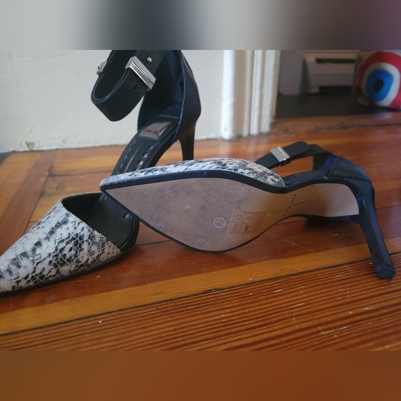 Dolce Vita snakeskin print heels - Picture 2 of 5